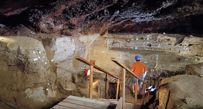 Ngày nay, Hang động Bí Ẩn là một phần của Khu Khảo cổ Grimes Point và Cục Quản lý Đất đai cung cấp các tour du lịch công cộng miễn phí.