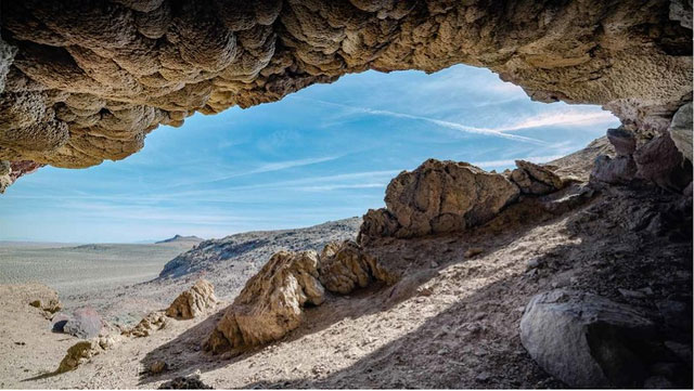 1. Hang động Hidden Cave tại Grimes Point, Nevada, Hoa Kỳ: Hang động Bí ẩn gần Fallon, Nevada, được hình thành cách đây khoảng 21.000 năm bởi những con sóng của hồ Lahontan.