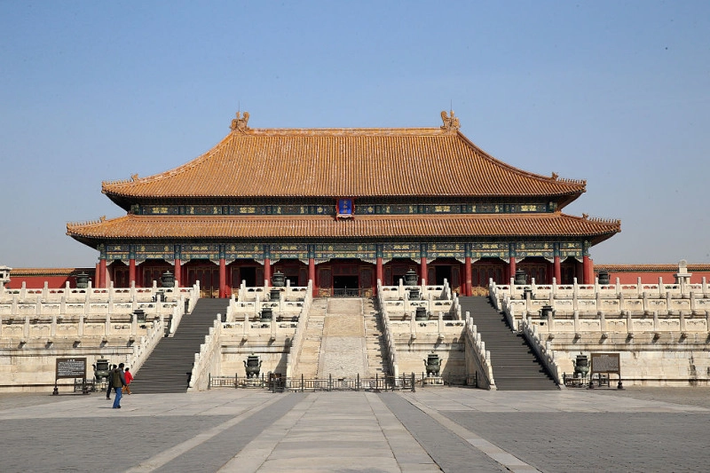 Cố cung, hay Tử Cấm Thành, là nơi ở của các Hoàng đế của hai triều đại nhà Minh và nhà Thanh Trung Quốc. Hơn 600 năm, 24 vị Hoàng đế đã sống tại cung điện nguy nga này. Suốt thời gian đó, Tử Cấm Thành đã kinh qua vô số trận hỏa hoạn lớn, sét đánh dữ dội, nhưng chưa bao giờ bị ngập úng.