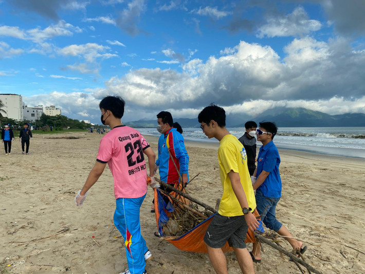 au đợt tổng ra quân dọn vệ sinh môi trường, bãi biển Đà Nẵng đã trở lại vẻ sạch đẹp vốn có.