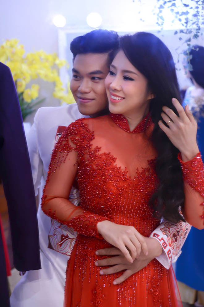 Được biết, Lê Phương và bạn trai kém 7 tuổi bắt đầu hẹn hò từ năm 2016, sau lần đầu tiên gặp gỡ từ chuyến thăm đảo Trường Sa cùng nhiều anh em nghệ sĩ.