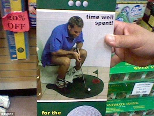 Chơi golf trong toilet để giết thời gian, vừa khiến nỗi lòng ra đi, niềm vui trở lại.