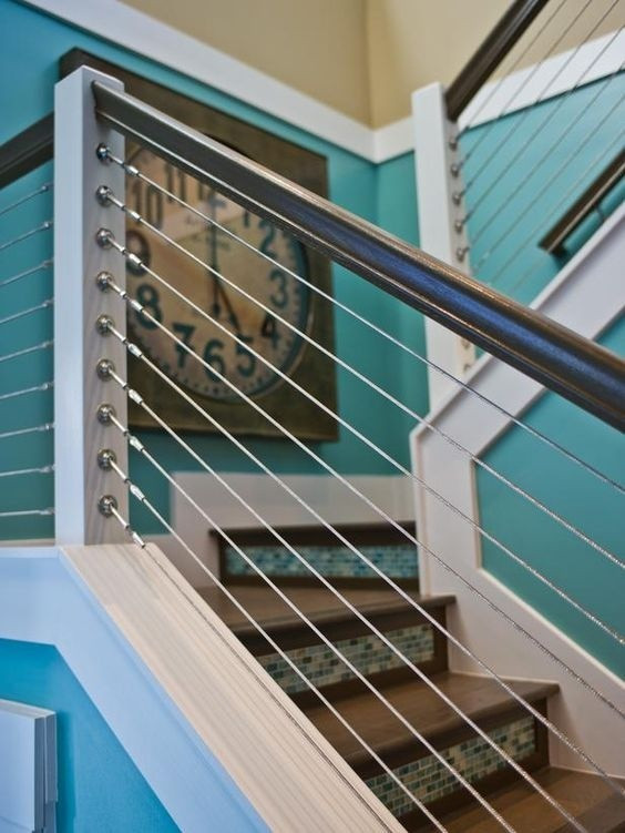 Dây cáp làm bằng thép không gỉ cao cấp rất bền.