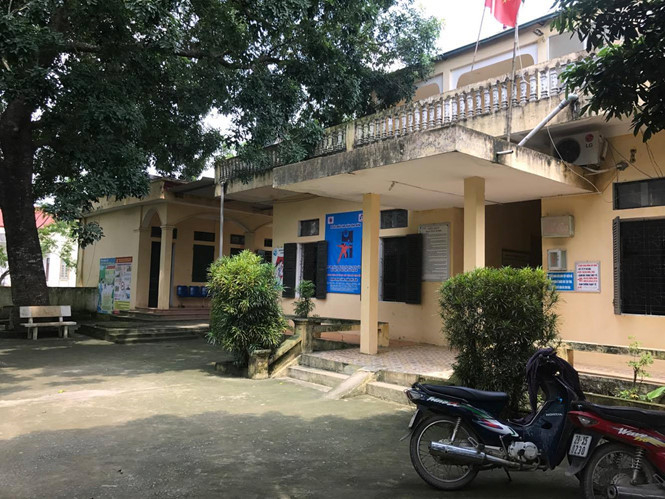 Nông thôn mới đã giúp bộ mặt nông thôn thay đổi, đời sống nhân dân khởi sắc từng ngày. Thế nhưng, vẫn có những công trình nông thôn mới được đầu tư hàng chục tỷ đồng rồi... bỏ hoang. Mặc dù xã Trần Phú, huyện Chương Mỹ đã được đầu tư 1 trạm y tế rộng rãi khang trang 2 tầng.