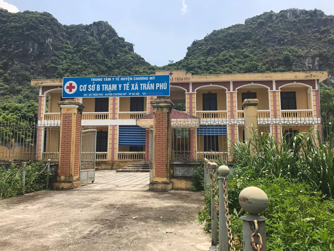 Nhưng xã này tiếp tục xây dựng thêm 1 trạm y tế nữa gần khu vực Miếu Môn. Sau gần chục năm bỏ hoang, tháng 4/2017 sau khi đầu tư thêm 3 tỷ đồng sửa chữa nâng cấp mới đưa vào hoạt động.