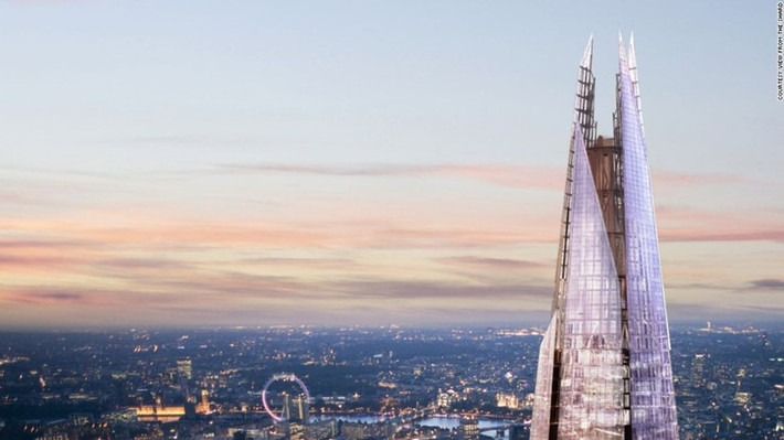 The View from The Shard, Anh: The Shard của London là tòa nhà cao nhất ở Tây Âu. The View From The Shard nằm trên các tầng 68, 69 và 72 của tòa nhà. Trong đó, điểm quan sát tốt nhất là ở tầng 72 cách mặt đất 244 m, cung cấp tầm nhìn 360 độ của thành phố. Du khách tới đây cũng có thể quan sát những "mảnh vỡ" thủy tinh trên đỉnh của tòa nhà chọc trời này. Ảnh: CNN.