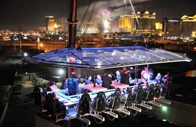 Nhà hàng Dinner in the Sky ở London.