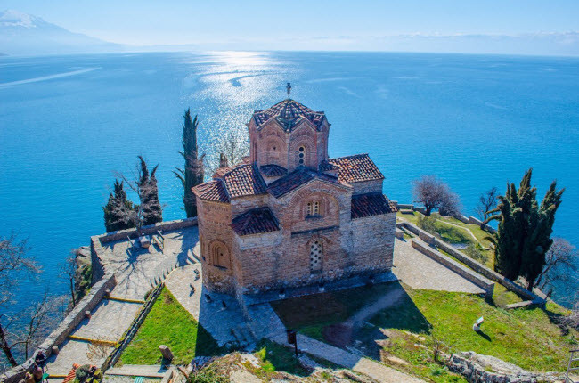Ohrid, Macedonia: Tại đây, du khách có thể chiêm ngưỡng toàn cảnh hồ Ohrid từ nhà thời St. John the Theologia.
