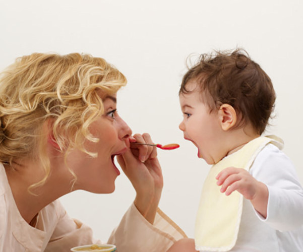 Khi nào thì mẹ nên sử dụng men vi sinh cho trẻ? Loạn khuẩn đường ruột: Đây là nguyên nhân thường gặp ở trẻ nhỏ vì sức đề kháng còn non yếu, hệ sinh vật đường ruột chưa đủ mạnh để đảm bảo hàng rào bảo vệ cho cơ thể. Bởi vậy, trẻ sẽ thường mắc bệnh mỗi khi ăn đồ ăn không đảm bảo vệ sinh hay sau khi uống sữa.