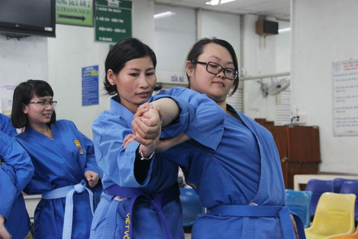 Theo anh Phương, việc học võ vừa giúp anh em nâng cao sức khỏe vừa có thái độ làm việc tốt hơn để phục vụ người bệnh, tránh những trường hợp đáng tiếc.