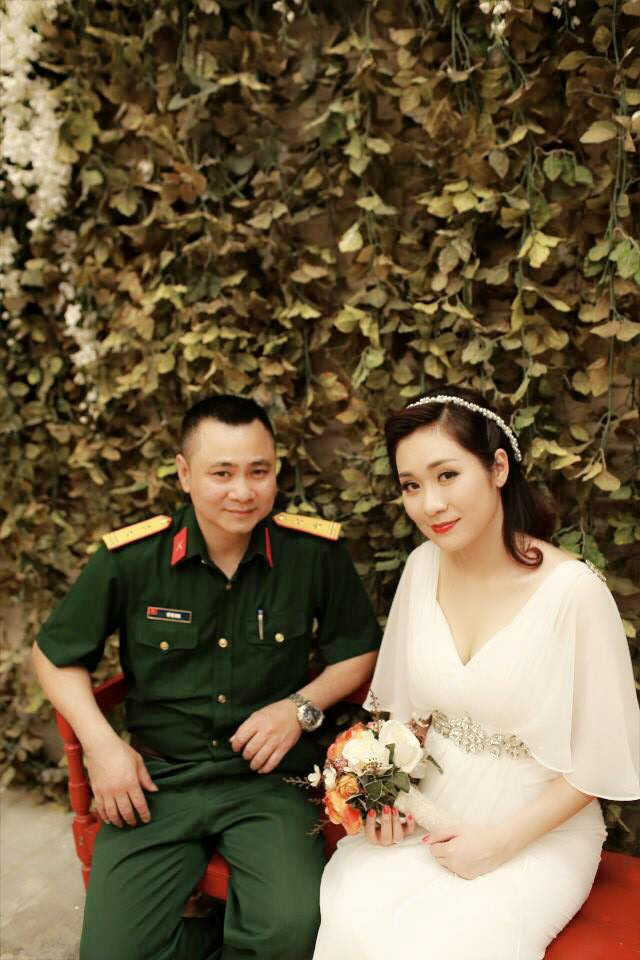 Danh hài Tự Long bất ngờ tổ chức lễ thành hôn lần 2 với cô dâu tên Trần Minh Nguyệt vào năm 2015.