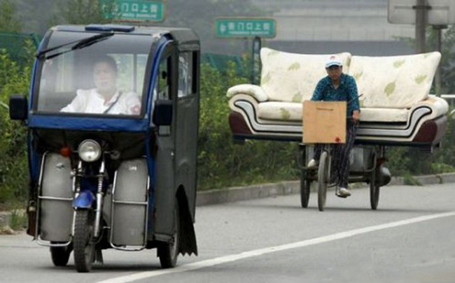 Thời này là phải dùng xích lô "sang chảnh" này nè.