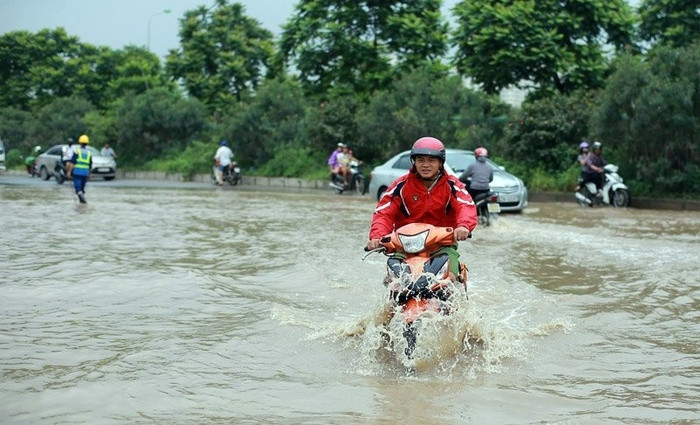 Tại thời điểm khảo sát thiết kế để đầu tư xây dựng dự án, dọc tuyến đường phần nhiều là ruộng đồng, ao hồ….v.v. Hệ thống thoát nước dọc đường thoát tự nhiên ra ruộng đồng, ao hồ.