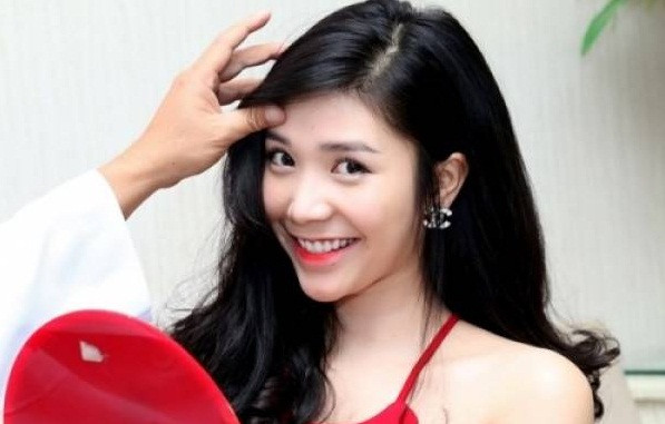 Thanh Bi là hot girl kiêm diễn viên 9X nổi lên trong thời gian gần đây qua một số bộ phim, đặc biệt với vai Vân Điệp trong Người phán xử. Cô cũng được biết đến là người yêu cũ của nam ca sỹ Quang Lê. Gần đây, hai người công khai chuyện chia tay nhưng vẫn gây ồn ào vì các phát ngôn gây tranh cãi.