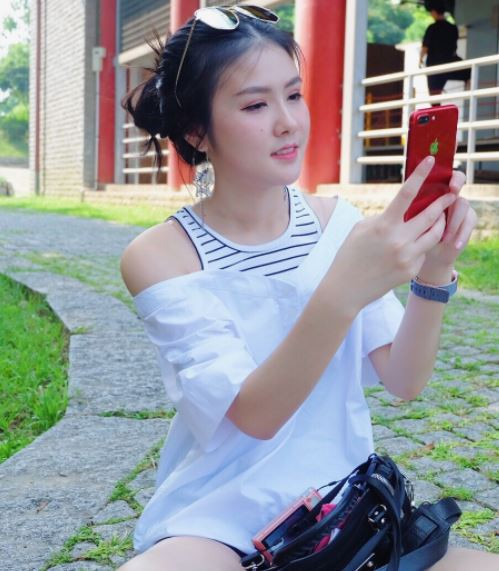 Làn da trắng, khuôn mặt thanh tú khiến nhiều người cho rằng Maypim (biệt danh của Pimchanok) là nữ y tá trong mơ của họ.