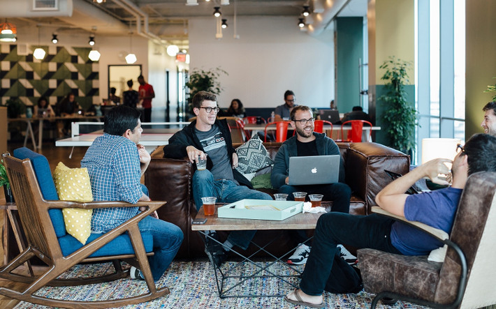8. WeWork Ngành kinh doanh: Bất động sản Giá trị: 16,9 tỷ USD Năm ra đời: 2010 Quốc gia: Mỹ WeWork có doanh thu chính từ hoạt động cho thuê không gian làm việc chung (coworking space) và hiện có mặt bằng cho thuê tại 17 quốc gia.