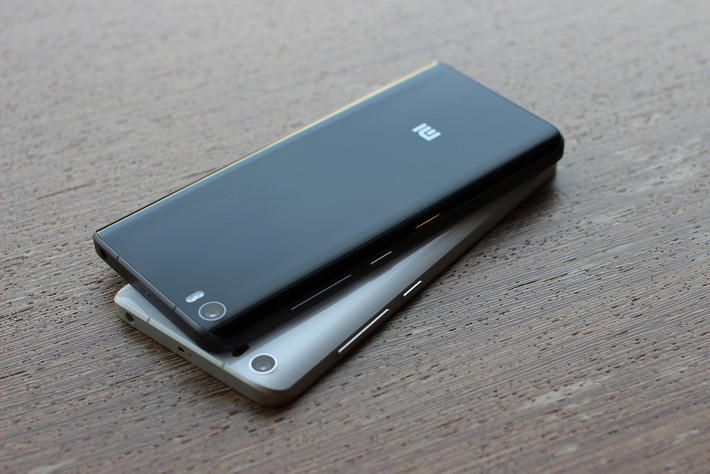 3. Xiaomi Ngành kinh doanh: Công nghệ phần cứng Giá trị: 46 tỷ USD Năm ra đời: 2010 Quốc gia: Trung QuốcCông ty công nghệ nổi tiếng với những sản phẩm điện thoại thông minh, máy tính bảng, thiết bị đeo tay thông minh, giày thông minh, nồi cơm thông minh, bóng đèn thông minh, ổ cắm điện thông minh ...