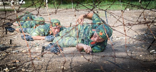 Khắc phục vật cản hàng rào mái nhà