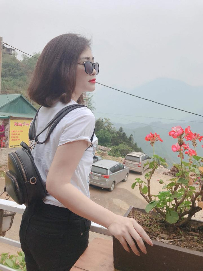 “Tôi có động viên anh ấy rằng có vấn đề gì thì cũng phải ăn đã, là đàn ông phải mạnh mẽ, làm chỗ dựa cho vợ và con. Việc gì cũng có cách giải quyết, hai người về nhà và nói chuyện với nhau, con gái ngoan và xinh xắn như thế này...”, thượng úy Ly chia sẻ.