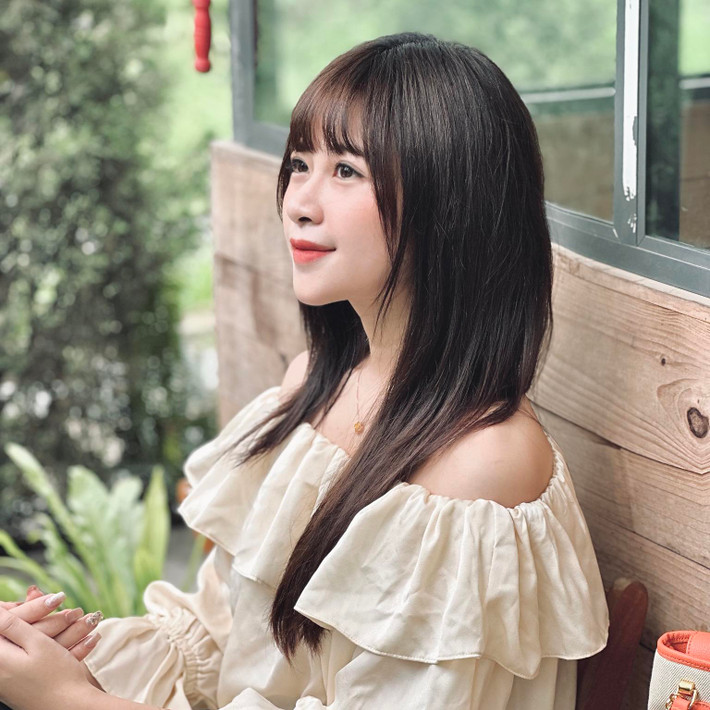 Đã trải qua hai lần sinh nở nhưng Nhật Linh vẫn nhuận sắc, thậm chí còn trẻ trung, xinh đẹp hơn trước.