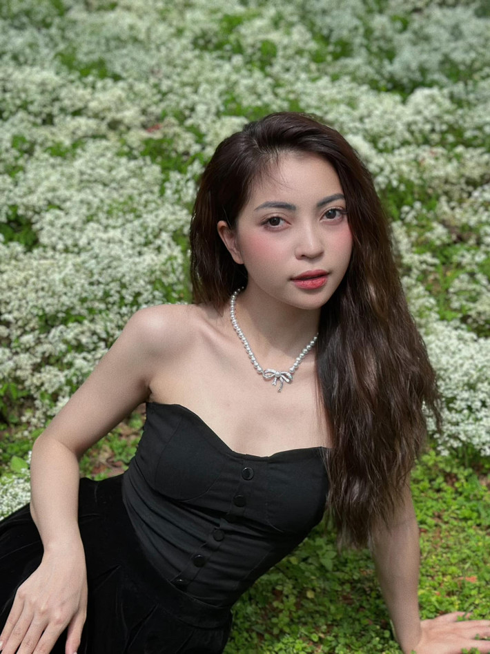Cuộc sống của bạn gái cũ Quang Hải sau khi trở thành "vợ người ta" có nhiều thay đổi, đặc biệt nhan sắc của cô ngày một thăng hạng.