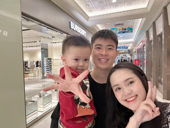 Con thứ hai của Duy Mạnh và Quỳnh Anh là một tiểu công chúa với biệt danh "Cony".