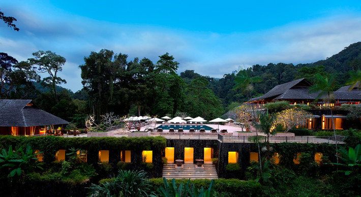 Ecolodge (khu nghỉ dưỡng sinh thái), resort: Những nơi lưu trú này xuất hiện không nhiều, có một số địa chỉ nổi tiếng như Mu Cang Chai Ecolodge giá từ 620 000đ – 700 000 đồng/đêm, Mù Cang Chải Resort là khu nghỉ dưỡng 5 sao đầu tiên được xây dựng tại tỉnh Yên Bái có giá từ 2.000.000 đồng/đêm đến 6.000.000 đồng/đêm. Ảnh: Internet