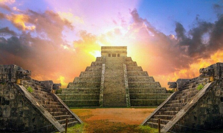Nền văn minh của người Maya đã để lại dấu ấn mãi mãi trong lịch sử nhân loại không chỉ bởi những thành tựu về nghệ thuật, kiến trúc và lịch đếm, mà còn bởi những lời tiên tri đầy kỳ diệu.