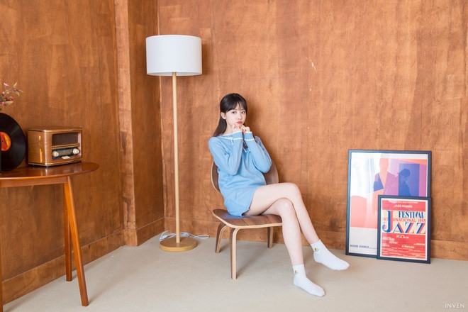Nhưng sau một khoảng thời gian, Su-Hyeon đã trở thành “dĩ vãng” bởi Kim Min-Ah đã và đang hoàn thành rất tốt nhiệm vụ của tiền bối. Nữ MC Kim Min-Ah đang dần trở thành một biểu tượng sắc đẹp mới của cộng đồng LMHT Hàn Quốc.