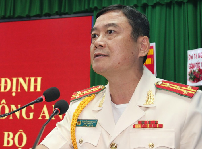 Tân Giám đốc Công an tỉnh Sóc Trăng: Ngày 1/2, Trung tướng Lương Tam Quang - Thứ trưởng Bộ Công an đã trao quyết định bổ nhiệm đại tá Nguyễn Minh Ngọc - Phó Giám đốc Công an tỉnh Sóc Trăng làm giám đốc công an tỉnh này.