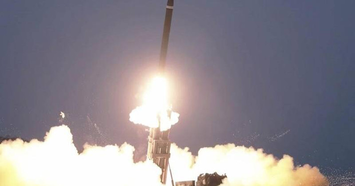 Hwasongpho-11-Da-4.5 là phiên bản thứ ba của Hwasong-11, một tên lửa tầm ngắn lần đầu tiên được tiết lộ vào năm 2019 dựa trên tên lửa lskander của Nga, giống như loại tên lửa này, có khả năng bay theo quỹ đạo gần như đạn đạo. Hwasongpho -11, hay Hwasong-11, là một loạt tên lửa đạn đạo tầm ngắn (SRBM) do Triều Tiên phát triển, còn được gọi là KN-23 và KN-24. Tên lửa đầu tiên trong hai tên lửa do Triều Tiên phóng dường như là KN-23, bay được khoảng 600 km (373 dặm).