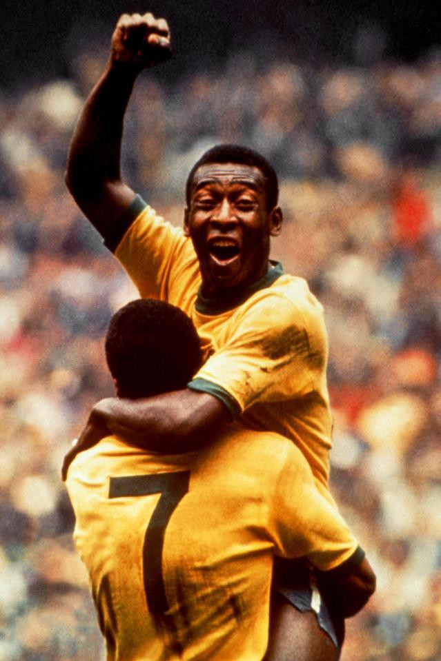 Tuy nhiên trên thực tế, Pele đã từng chơi khoảng 100 trận tại châu Âu (trong màu áo của Santos và ĐT Brazil) và với hiệu suất ghi bàn 1bàn/1trận. Vinh quang của những Cruyff, Maradona hay Di Stefano gắn liền với các CLB của cựu lục địa, còn Pele thì không. Hơn nữa, vào thời đó, ai dám nói rằng bóng đá châu Âu đạt được trình độ cao hơn Brazil?