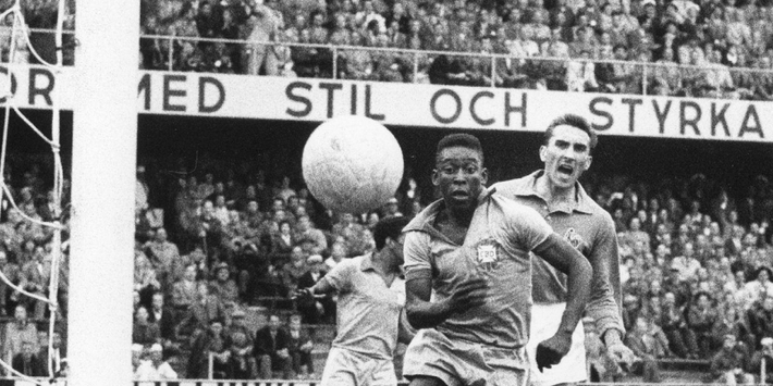 Nhiều nhà báo châu Âu ít hoặc không có dịp được chiêm ngưỡng Pele chơi bóng nên đã xếp Cruyff hoặc Di Stefano lên trên trong danh sách các cầu thủ xuất sắc nhất mọi thời đại.
