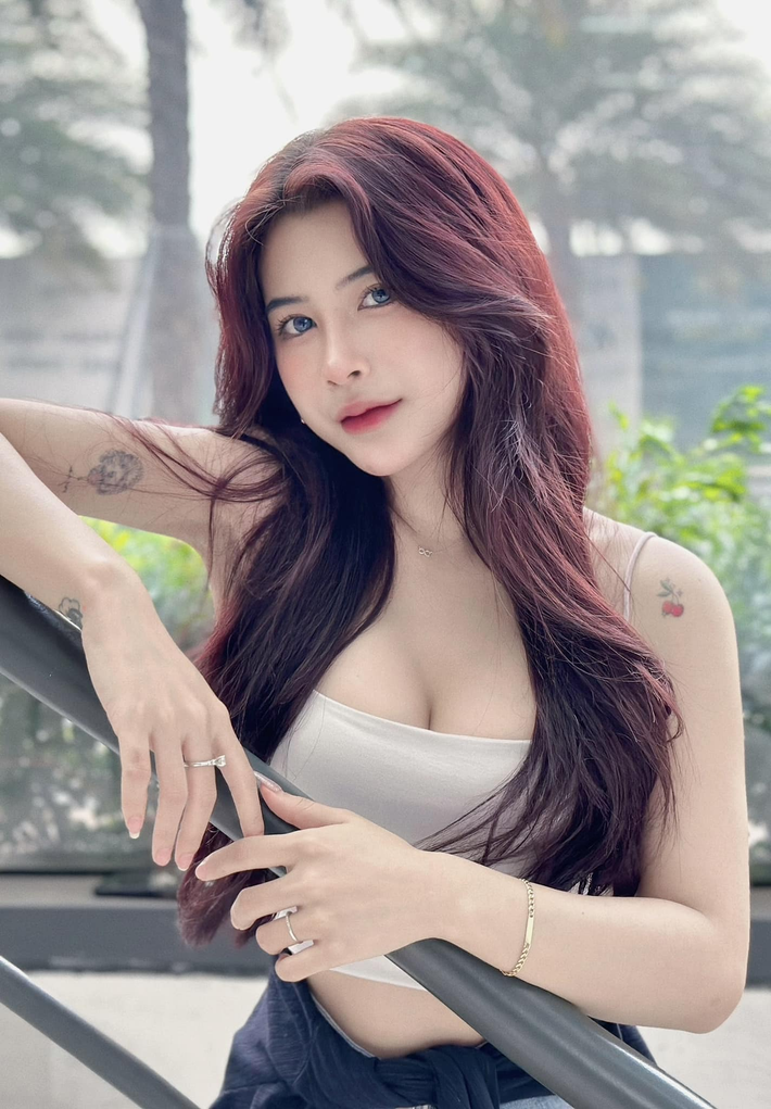 Cặp đôi Quỳnh Ami và Hà Tiều Phu trở thành đôi trai tài gái sắc đình đám trong làng game Việt. (Ảnh: Gamek)
