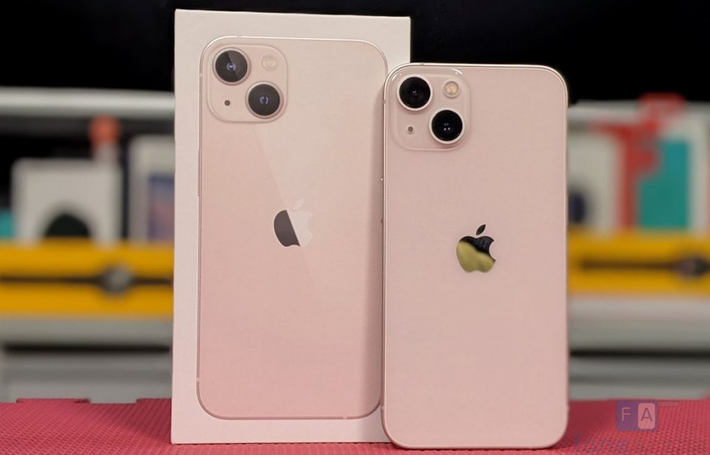 Hiện tại, giá iPhone 13 giảm còn 12,59 triệu đồng cho bản 128GB, phù hợp với người dùng muốn sở hữu iPhone với mức giá hợp lý. (Ảnh: FoneArena.com)