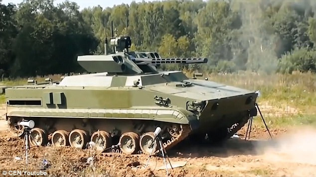 Phía Quân đội Nga cũng nhấn mạnh các thiết giáp chiến đấu mặt đất không người lái của nước này được thiết kế để phối hợp tác chiến cùng lực lượng bộ binh chứ không phải là các loại phương tiện điều khiển từ xa độc lập tác chiến. Chính vì vậy rất có thể các loại thiết giáp không người lái của Nga trong tương lai sẽ còn có khả năng hỗ trợ bộ binh như tải thương, tải đạn, vận chuyển... Nguồn ảnh: Sina.