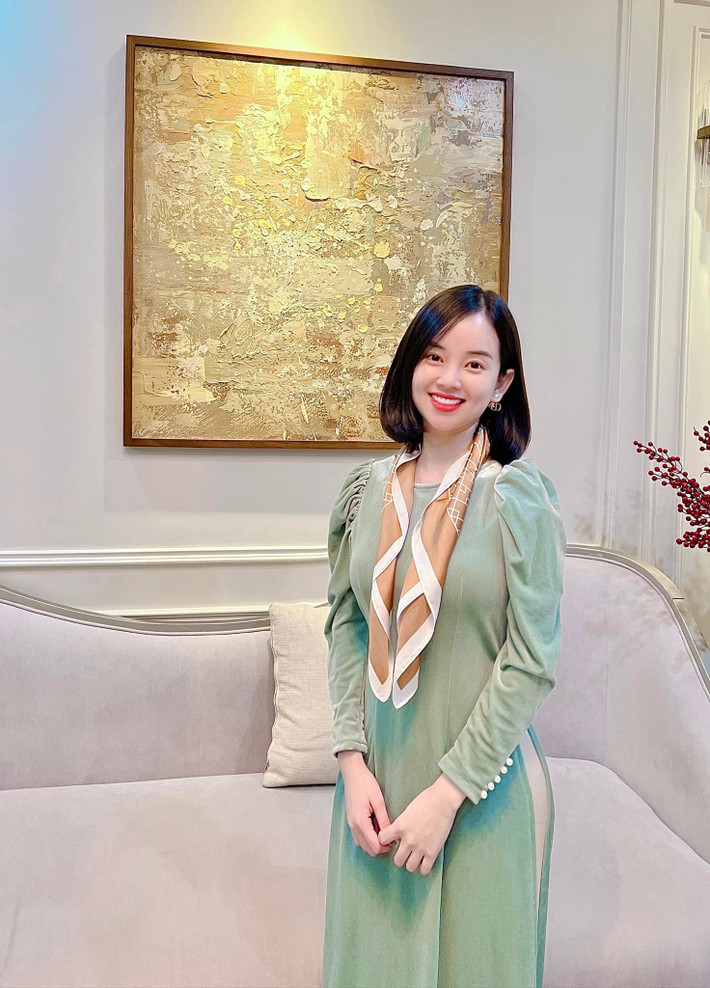 Dù bận rộn với việc một mình chăm con, làm chủ các cơ sở kinh doanh nhưng hot mom này vẫn sở hữu nhan sắc ngày một thăng hạng theo thời gian.