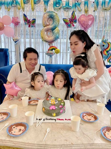 Vốn được mệnh danh đại gia lắm của nhiều tiền, những lần chơi lớn của vợ chồng Đoàn Di Băng và doanh nhân Nguyễn Quốc Vũ liên tục khiến thiên hạ trầm trồ không ngớt.