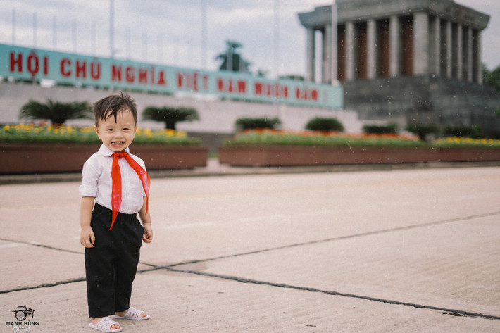 Hiện, loạt ảnh vẫn đang nhận được rất nhiều sự quan tâm từ cư dân mạng và được chia sẻ rộng rãi trên khắp các diễn đàn vì sự dễ thương của hai anh em.