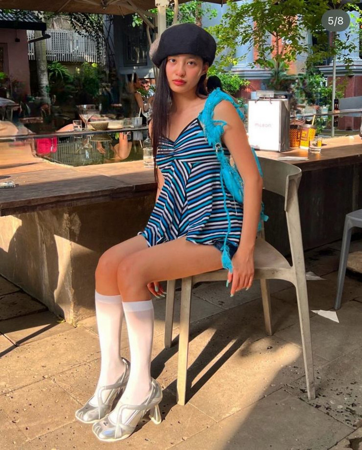 Gái xinh này được mệnh danh "nữ hoàng lookbook" khi hợp tác chụp mẫu với nhiều thương hiệu thời trang trong nước.