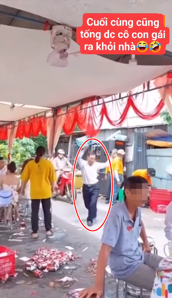 Mới đây đoạn clip TikTok về hình ảnh một người bố đang vui vẻ nhảy múa khi con gái lấy chồng đang thu hút sự chú ý của cư dân mạng. Ảnh: Chụp màn hình