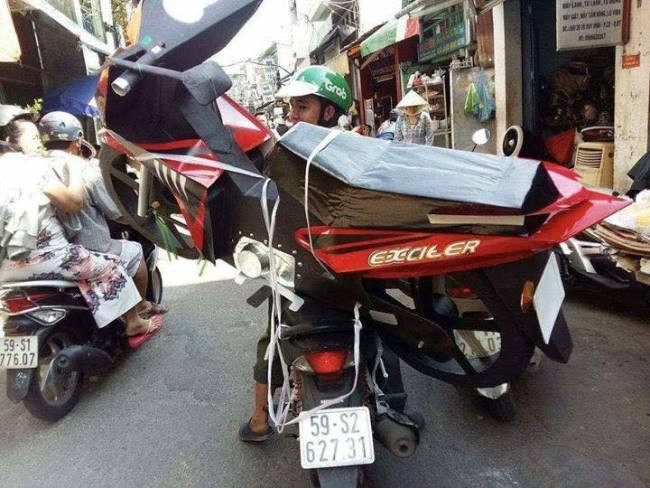 Ngay sau khi loạt hình được chia sẻ thì cư dân mạng ai nấy cũng tỏ ra vô cùng hào hứng bình luận vì những sản phẩm độc đáo này.