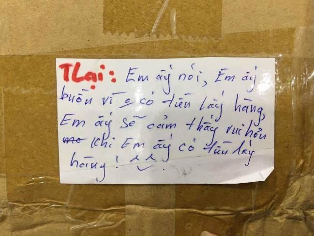 Khách buồn, không nhận hàng vì không có tiền.