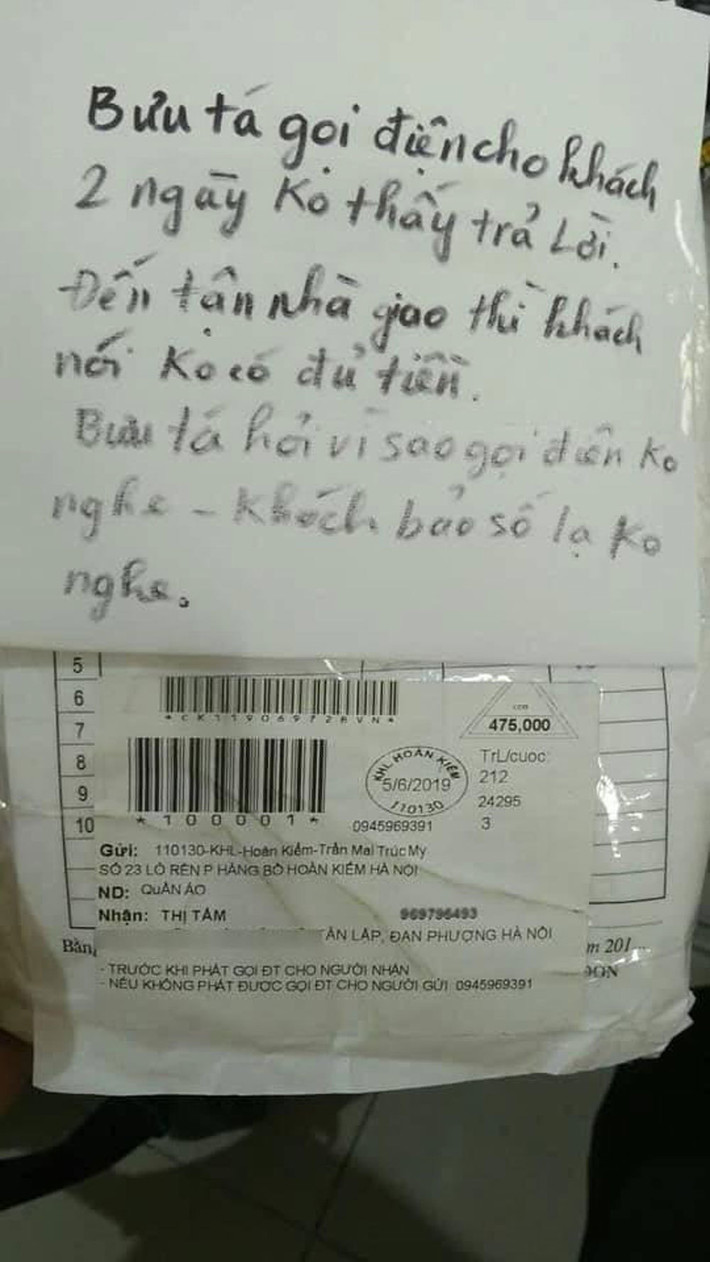 Khách từ chối nhận hàng vì không có đủ tiền.