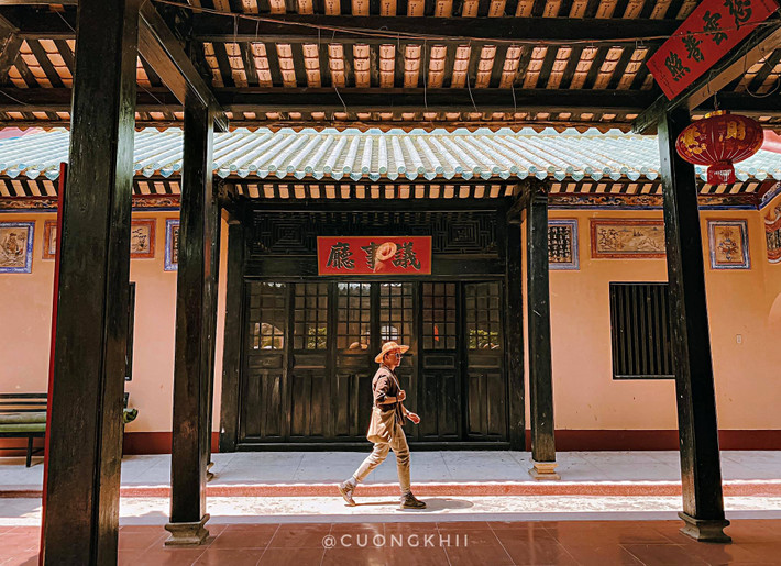 Địa điểm check in mới ở Nha Trang được nhiều bạn trẻ ghé thăm thời gian gần đây là Quỳnh Phủ Hội Quán, một ngôi miếu thờ được xây dựng bởi cộng đồng người Hoa tại thị xã Ninh Hòa, tỉnh Khánh Hòa. Ảnh: Cường Quốc Phạm