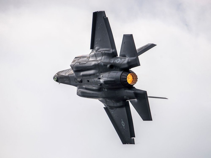 Phía Ba Lan dự tính, nước này sẽ đưa phi đội F-35 đầu tiên (bao gồm từ 12 tới 16 chiếc kể cả máy bay dự trữ) vào hoạt động trong năm 2028 và phi đội thứ hai sẽ vào hoạt động trong năm 2030. Nguồn ảnh: BMPD.