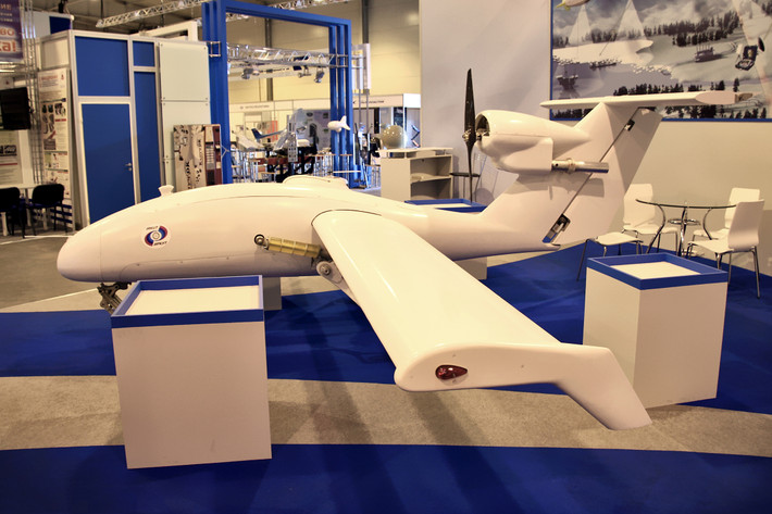 Vào thời điểm đó, các UAV được Nga chuyển giao công nghệ cho Việt Nam được cho là sẽ chỉ được sử dụng vào việc phục vụ dân sự bao gồm tìm kiếm cứu hộ, đo đạc địa chất, thăm dò, chụp ảnh bản đồ,... Nguồn ảnh: Pinterest.