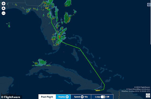 Một máy bay Boeing 737 chở 143 hành khách và phi hành đoàn, cất cánh từ Trạm hải quân Guantanamo đã trượt khỏi đường băng trong khi tìm cách hạ cánh và lao xuống sông St. Johns ở Florida, Mỹ vào tối 3/5. Ảnh: FlightAware