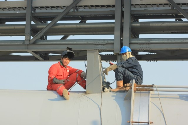 Tuy nhiên, vì hệ thống giàn giáo có các thiết bị hiện đại, phức tạp về mặt kỹ thuật nên cần thiết phải có sự tham gia hỗ trợ của đoàn cán bộ kiểm định từ Bộ Xây dựng để có kết quả chính xác.