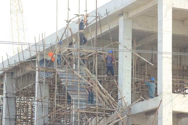 Hầu hết các công trình không có lưới bảo vệ.